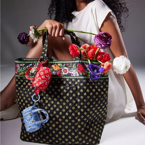 Vera Bradley Handbags - Vera Bradley UO Urban Outfitters Exclusive Original Black Quilted Tote Bag